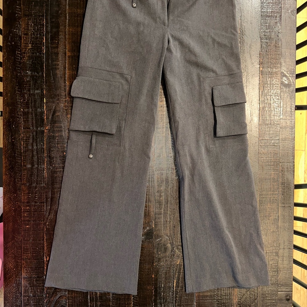BCBGMAXAZRIA Gray Cargo Trousers Women’s Size 8